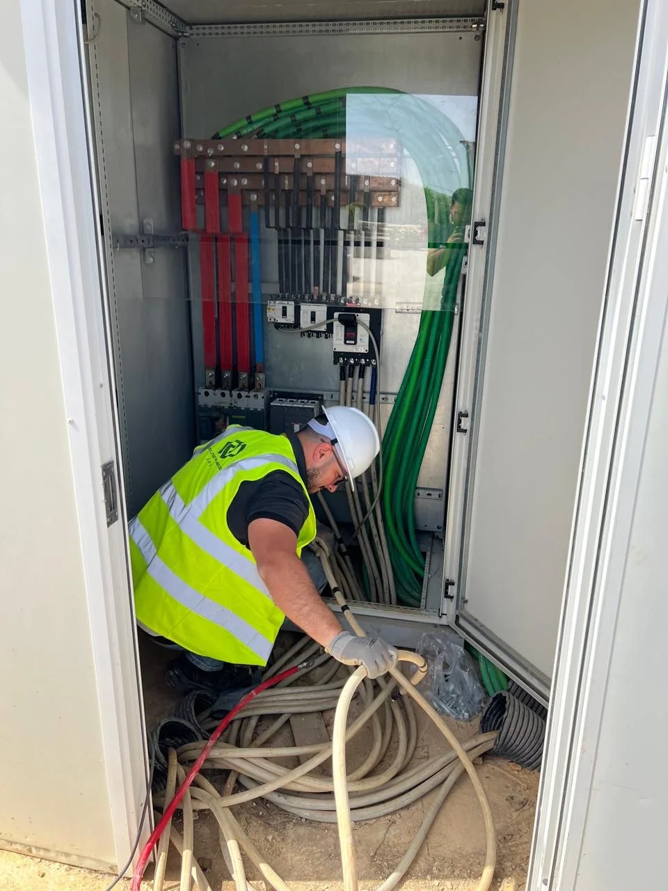 Electrical Switchboard Installation & Cable Termination